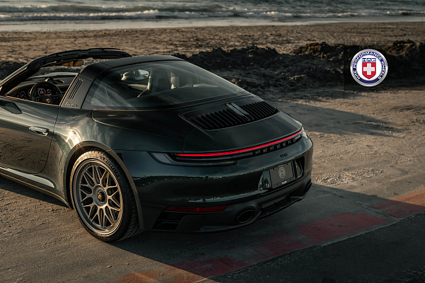 Фото дисков HRE 300 GTS Сатиновая шампань на Porsche 911 VIII