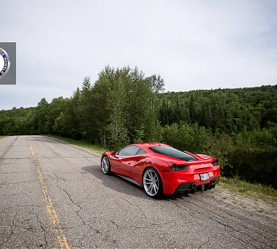 Фото дисков HRE P104 на Ferrari 488