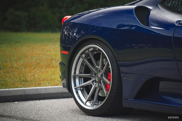 Фото дисков Strasse Wheels SV1 Deep Concave FS Сатиновый тонированный лак на Ferrari F430