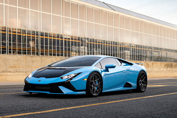 Фото дисков Brixton Forged PF7 Матовый графит на Lamborghini Huracan