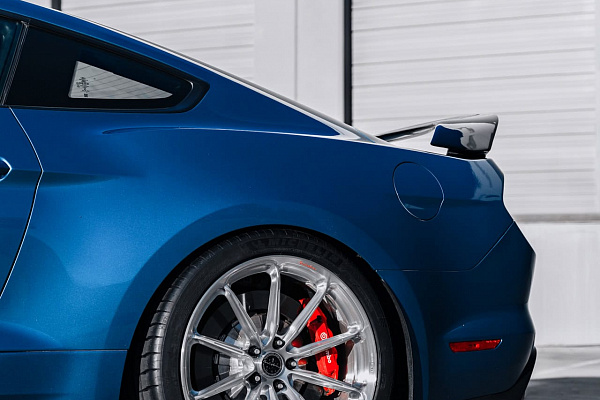 Фото дисков Brixton Forged R11-RS Глянцевый лак на Ford Mustang VI