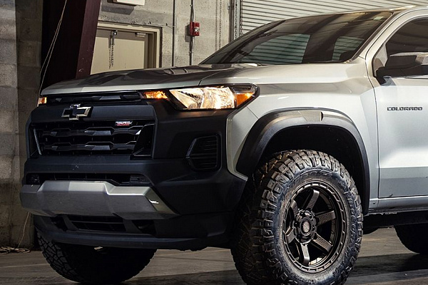 Фото дисков 4PLAY 4PS63 Сатиновая темная бронза на Chevrolet Colorado