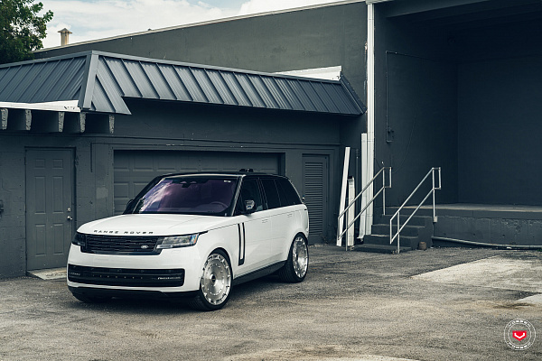 Фото дисков Vossen LC3-11 Глянцевый лак на Land Rover Range Rover V