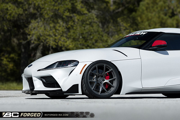 Фото дисков BC Forged RZ05 Глянцевый графит на Toyota Supra A90