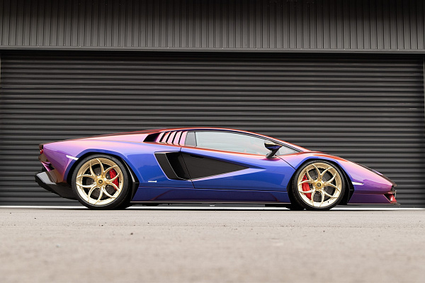 Lamborghini Countach LP800-4