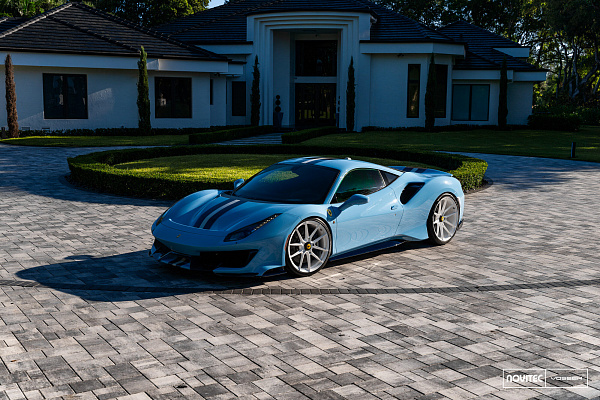 Фото дисков NOVITEC NF10 Белый глянец на Ferrari 488