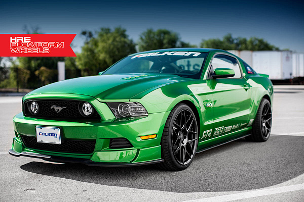 Фото дисков HRE FF01 Черный сатин на Ford Mustang V