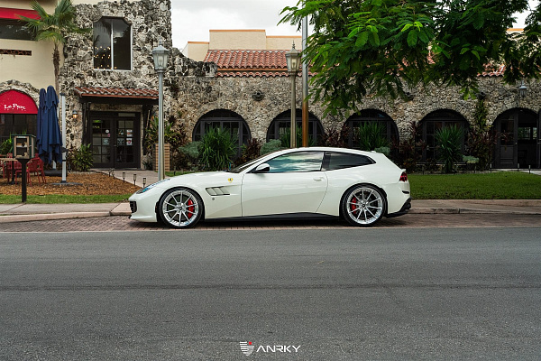 Фото дисков Anrky AN28 Полированный лак на Ferrari GTC4Lusso