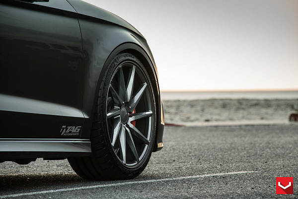 Фото дисков Vossen CVT Глянцевый графит на Audi A/S/RS 3 (8V)