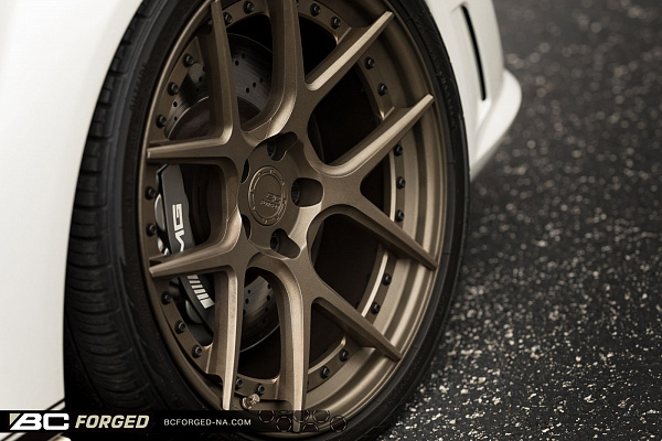 Фото дисков BC Forged HCS02 Сатиновая бронза на Mercedes-Benz C-Class (W204)