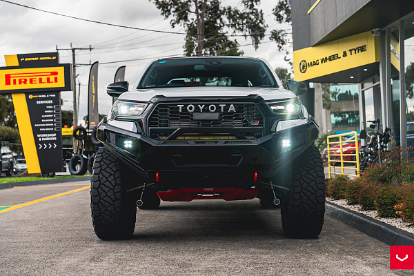 Фото дисков Vossen HFX-1 (6-Lug) Черный глянец на Toyota Hilux VIII