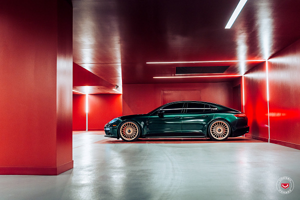 Фото дисков Vossen S17-13 Сатиновая шампань на Porsche Panamera II
