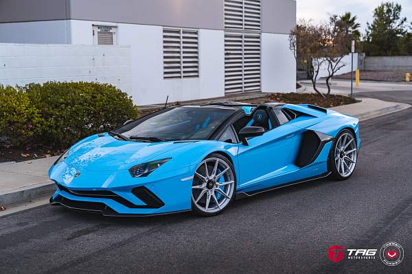 Фото дисков Vossen EVO-2R Глянцевый лак на Lamborghini Aventador