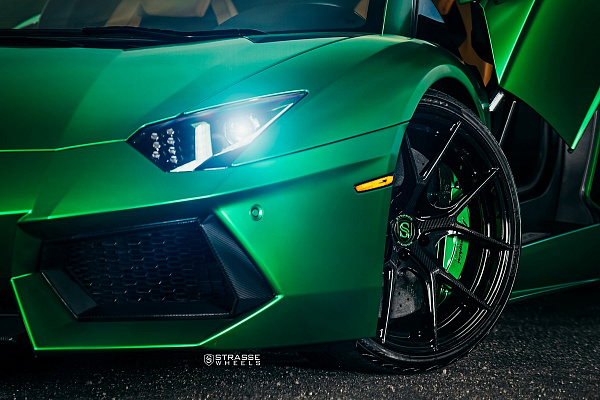 Lamborghini Aventador LP700-4