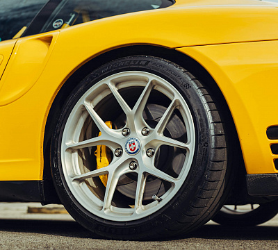 Фото дисков HRE R101 на Porsche 911 V