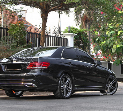 Фото дисков Vossen VFS-5 на Mercedes-Benz E-Class (W212, S212, C207)