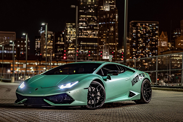 Фото дисков Anrky AN11 Черный глянец на Lamborghini Huracan