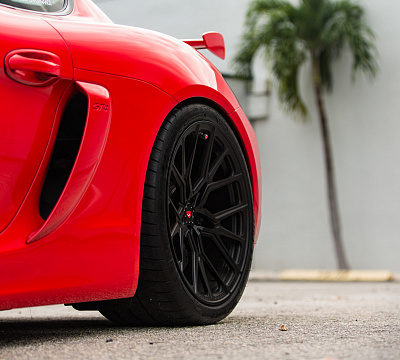 Фото дисков Vossen M-X3 на Porsche Cayman II