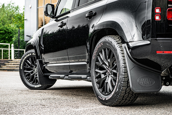 Фото дисков Kahn RS 3.0 Черный сатин на Land Rover Defender II