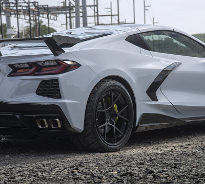 Фото дисков Rotiform KPS на Chevrolet Corvette C8
