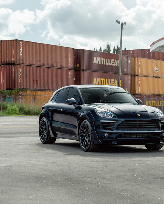 Фото дисков HF-2 Черный глянец на Porsche Macan I