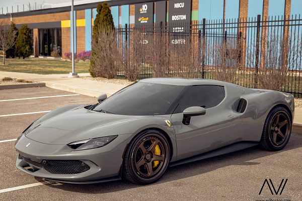 Фото дисков Brixton Forged TR05 Сатиновая бронза на Ferrari 296
