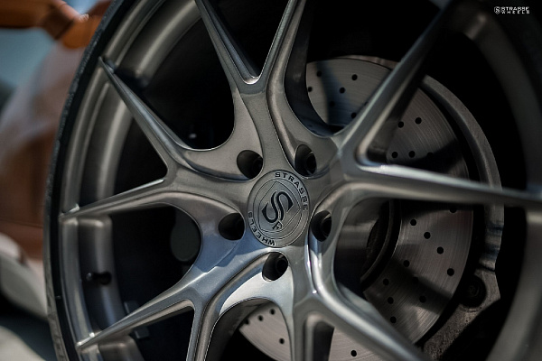 Фото дисков Strasse Wheels SM5R Deep Concave Monoblock Сатиновый темный лак на BMW i8