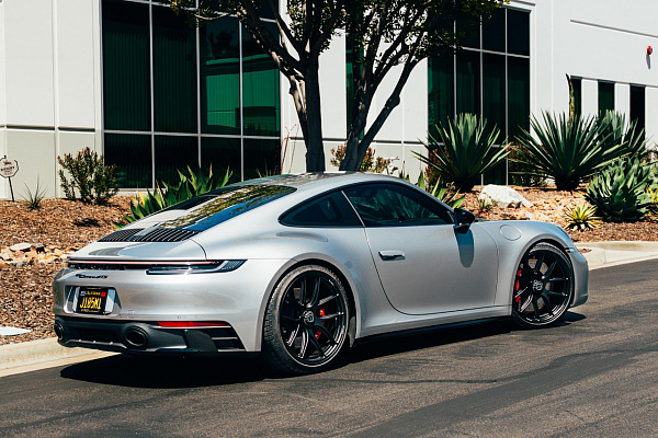Фото дисков Brixton Forged FDE01 Черный сатин на Porsche 911 VIII