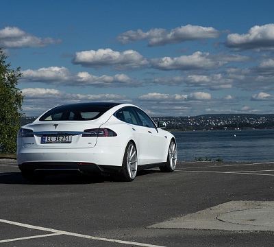 Фото дисков Vossen CVT на Tesla Model S