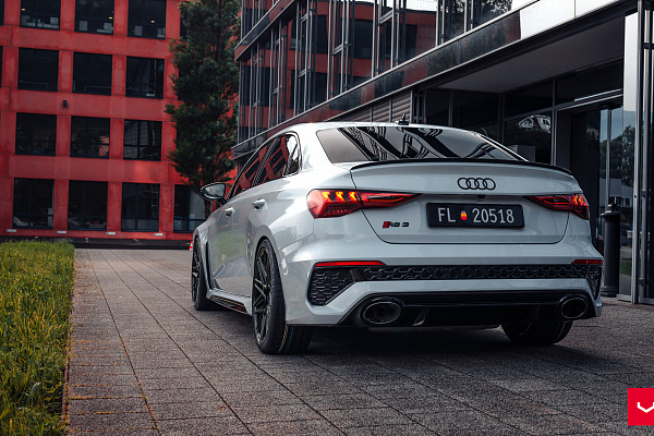 Фото дисков Vossen HF-7 Черный глянец на Audi A/S/RS 3 (8Y)
