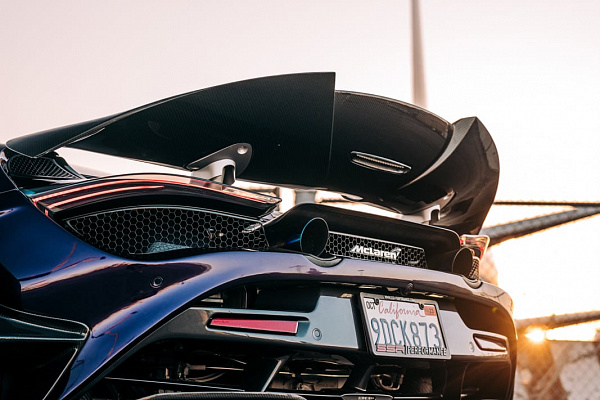 Фото дисков Brixton Forged CM6-RS Черный сатин на McLaren 720S