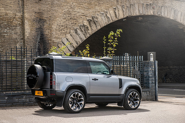 Фото дисков Kahn Type 60 RS2 Алмазная проточка на Land Rover Defender II
