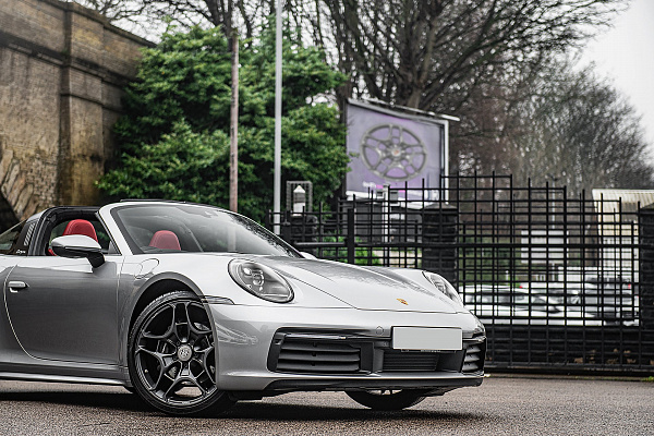 Фото дисков Kahn Type 11 Сатиновый графит на Porsche 911 VIII