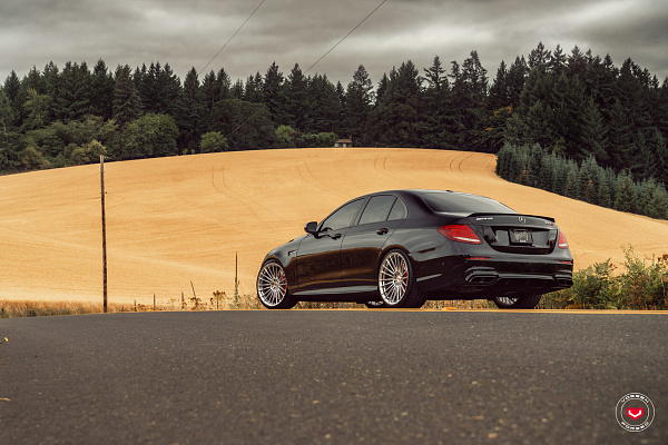 Фото дисков Vossen S17-04 Глянцевый лак на Mercedes-Benz E-Class (W213, S213, C238)