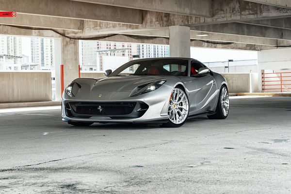 Фото дисков Anrky AN20 Глянцевый лак на Ferrari 812