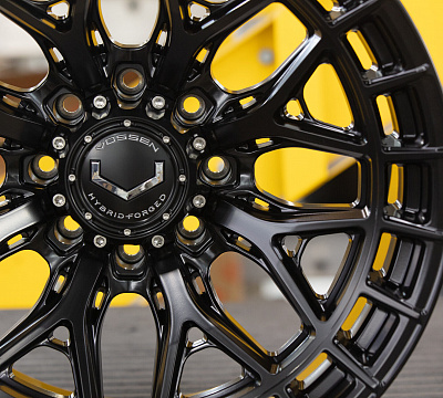 Vossen HFX-1 (8-Lug)