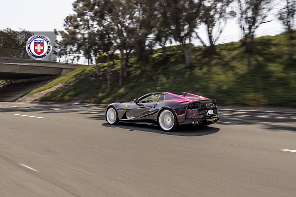 Фото дисков HRE P101 Белый глянец на Ferrari 812