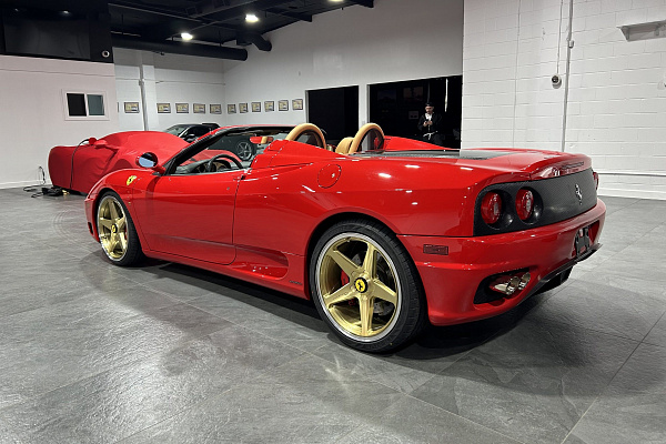 Фото дисков Giovanna Cinque Глянцевое золото на Ferrari 360