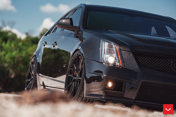 Фото дисков Vossen HF-3 Глянцевый темный лак на Cadillac CTS II