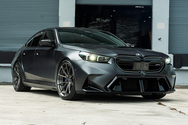 Фото дисков Anrky AN12 Глянцевый темный лак на BMW 5/M5 (G60/G90)