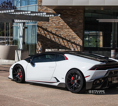Фото дисков Strasse Wheels SM5R Deep Concave Monoblock на Lamborghini Huracan