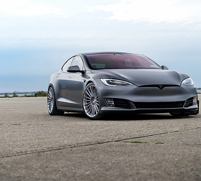 Фото дисков Vossen S17-04 на Tesla Model S