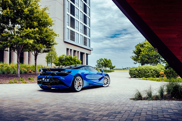 Фото дисков Strasse Wheels SV10 Deep Concave Duoblock Глянцевый лак на McLaren 720S
