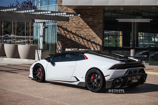 Фото дисков Strasse Wheels SM5R Deep Concave Monoblock Другой цвет на Lamborghini Huracan