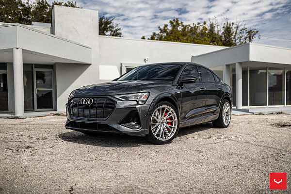 Фото дисков Vossen HF-4T Серебро на Audi E-tron