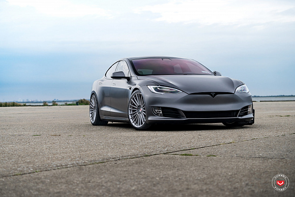Фото дисков Vossen S17-04 Глянцевый тонированный лак на Tesla Model S