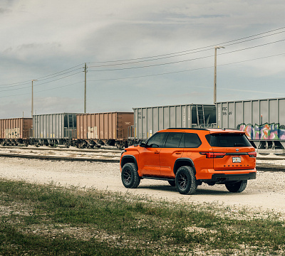 Фото дисков Vossen HF6-4 на Toyota Sequoia III