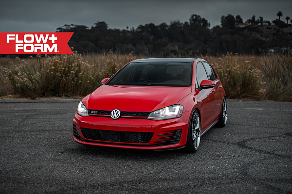 Фото дисков HRE FF11 Глянцевый графит на Volkswagen Golf VII