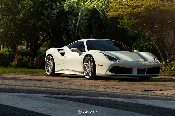 Фото дисков Anrky S1-X3 Глянцевый лак на Ferrari 488