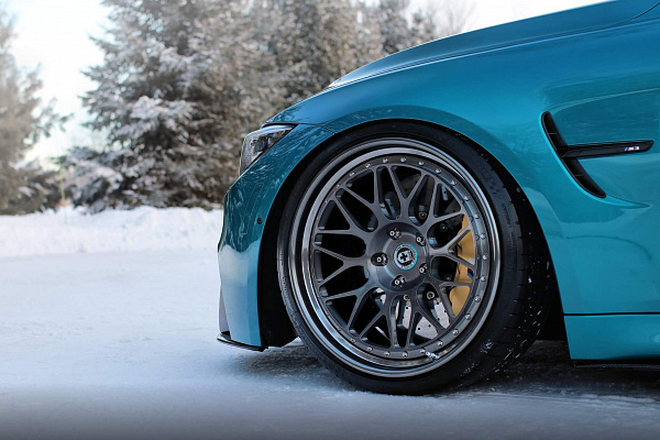 Фото дисков HRE 300 Глянцевый темный лак на BMW 3/M3 (F3x/F80)